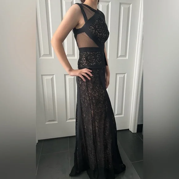 BCBG MaxAzria Formal Gown Viviana, Black Lace, Size 2